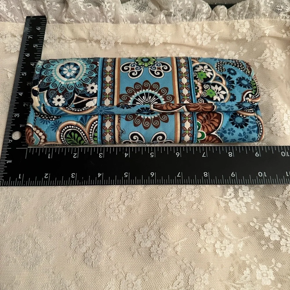 Vera Bradley Blue Tri Fold Clutch Magnetic Closure  Pre owned - Picture 4 of 5